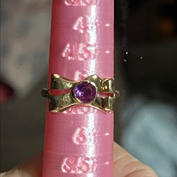10k Gold Bow Ring with Amethyst Gemstone